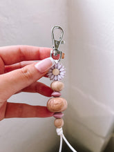 Load image into Gallery viewer, MUM DREAM BEADED KEYCHAIN
